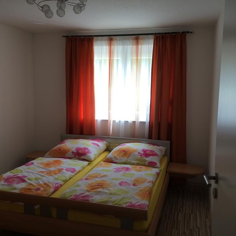 Grefenstein Apartment Етенхайм Стая снимка
